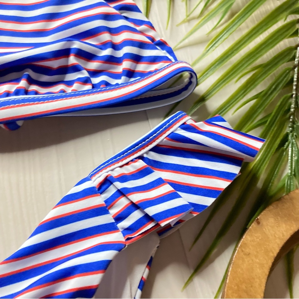 Beach Riot โค๏ธ Striped Ruffle Tri Top | Ruffle Skimpy Bottoms ๐๐ผโโ๏ธ๐๏ธ - Picture 3 of 11
